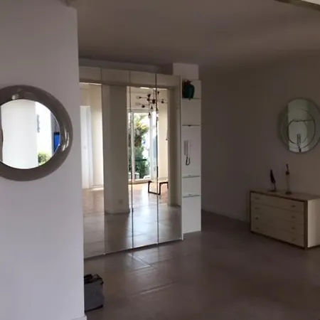 Апартаменты 91 Promenade Des Le Stellamar *